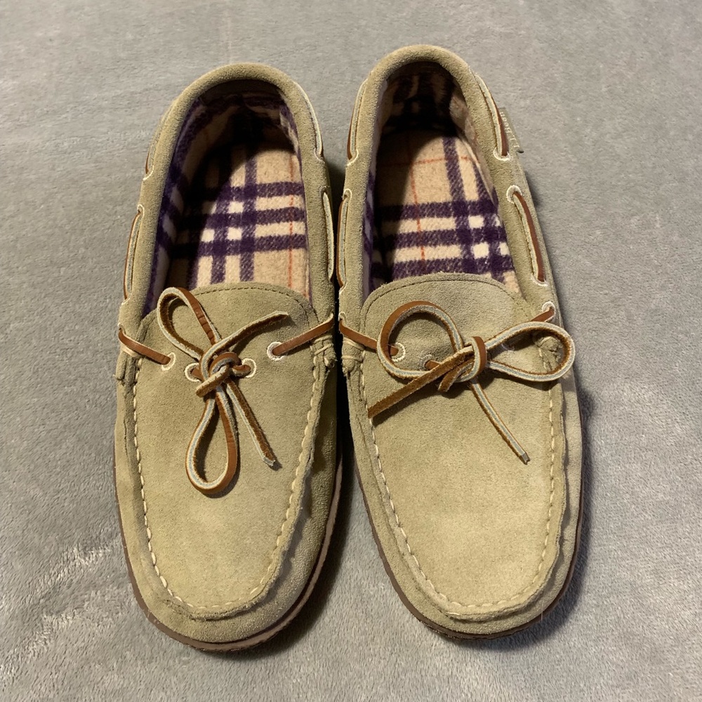 NWOT Women’s flannel lined LL Bean slippers
